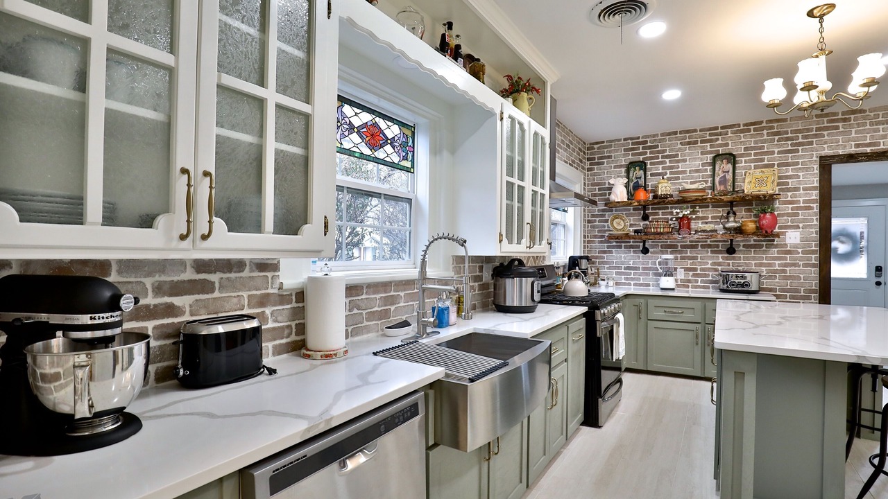 Photo of Kitchen in Elmwood Area