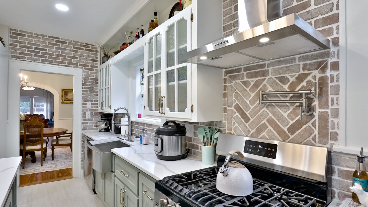 Photo of Kitchen in Elmwood Area