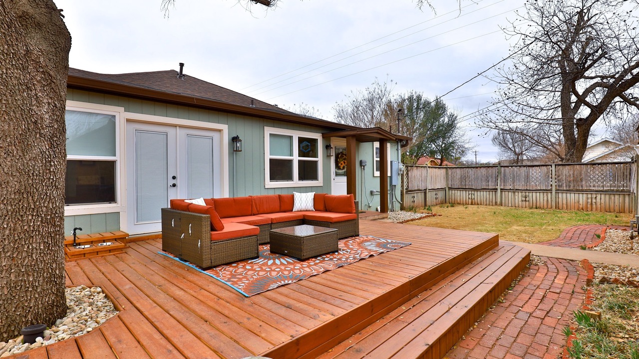 Photo of Patio Balcony in Elmwood Area
