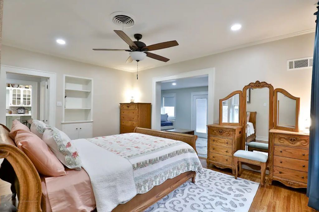 Photo of Bedroom in Elmwood Area