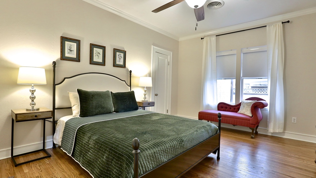Photo of Bedroom in Elmwood Area