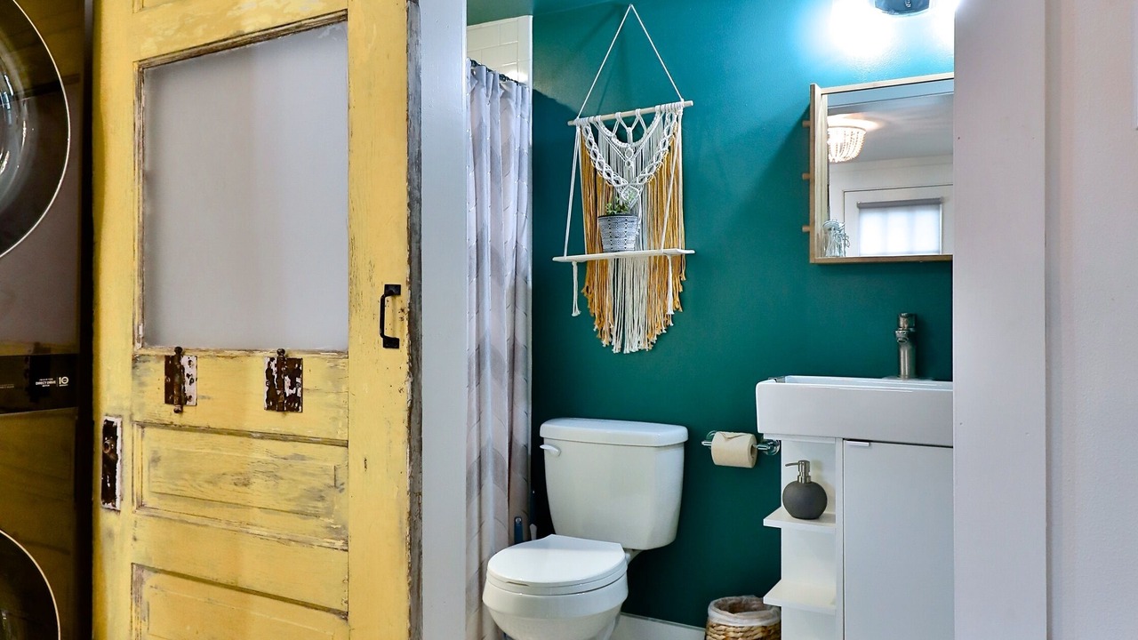 Photo of Bathroom in Elmwood Area