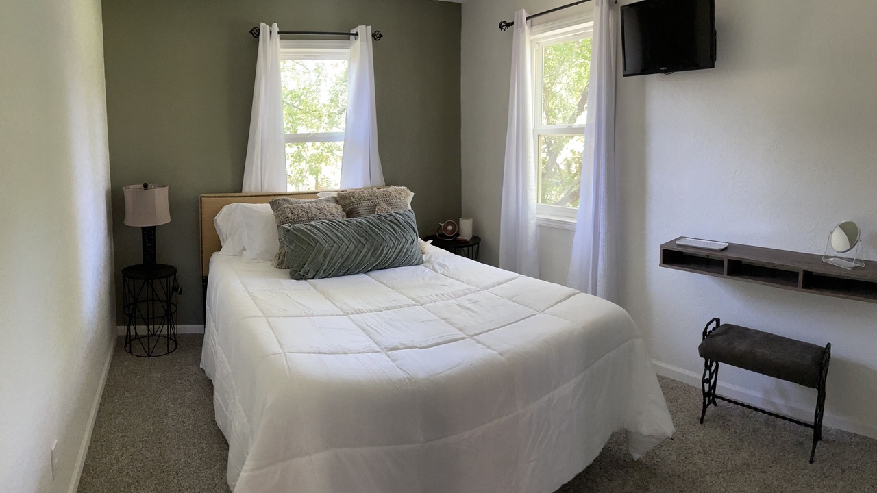 Photo of Bedroom in Downtown Des Moines