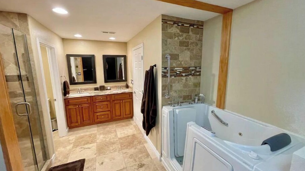 Photo of Bathroom in Larkspur