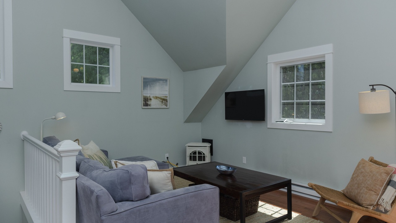Photo of Livingroom in Rollingbay