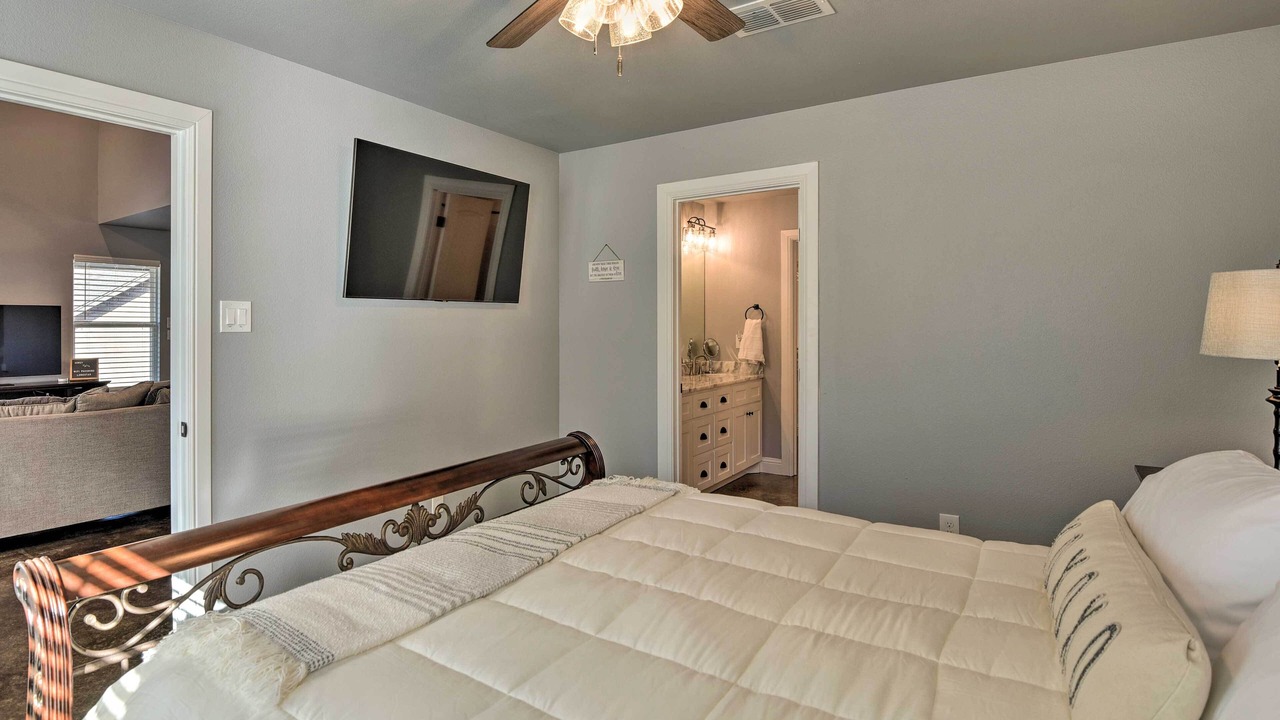 Photo of Bedroom in Granbury