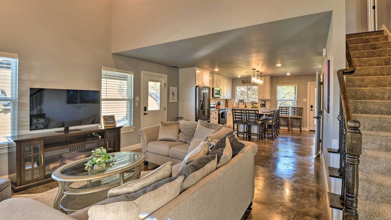 Photo of Livingroom in Granbury