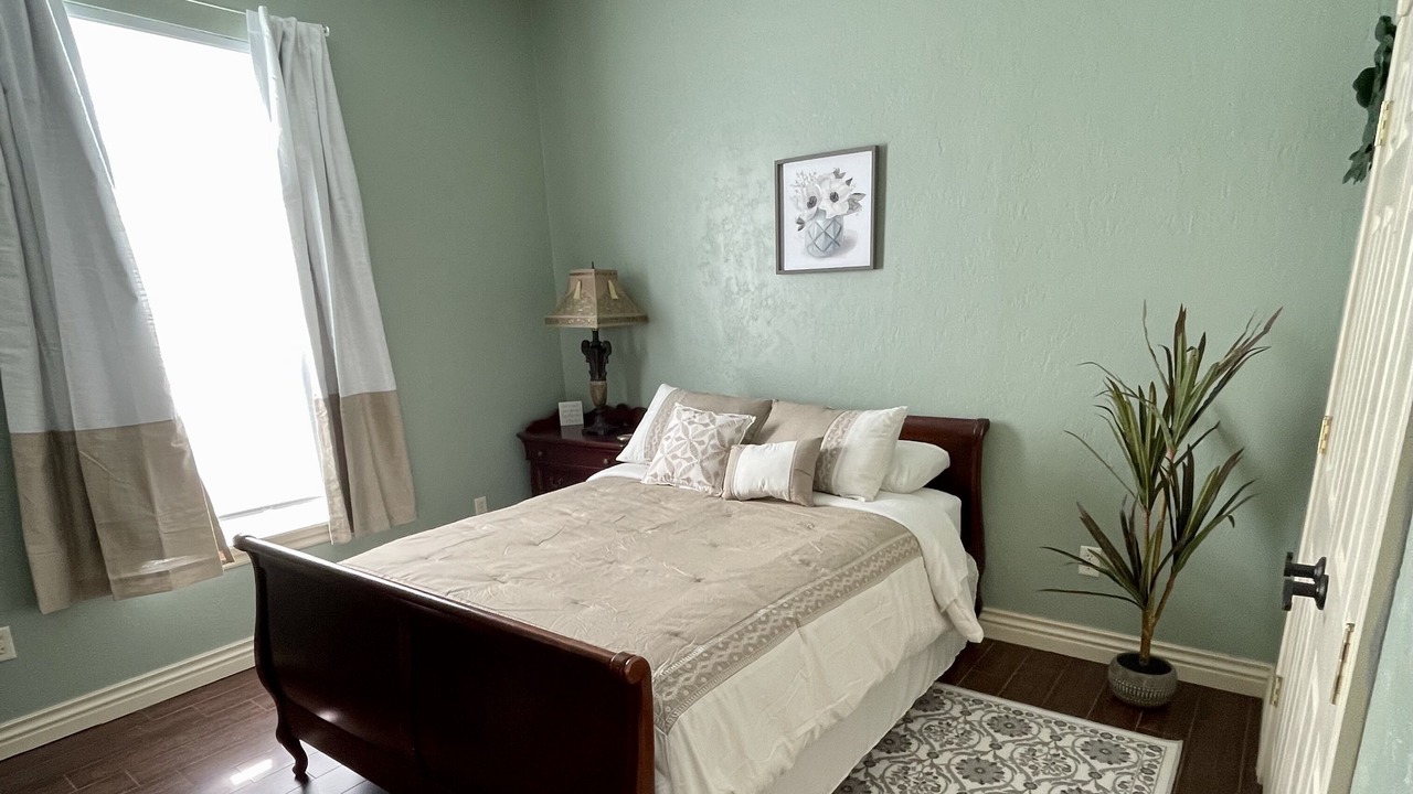 Photo of Bedroom in Elgin