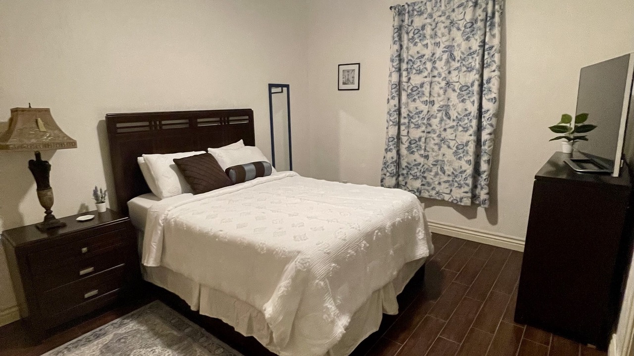 Photo of Bedroom in Elgin
