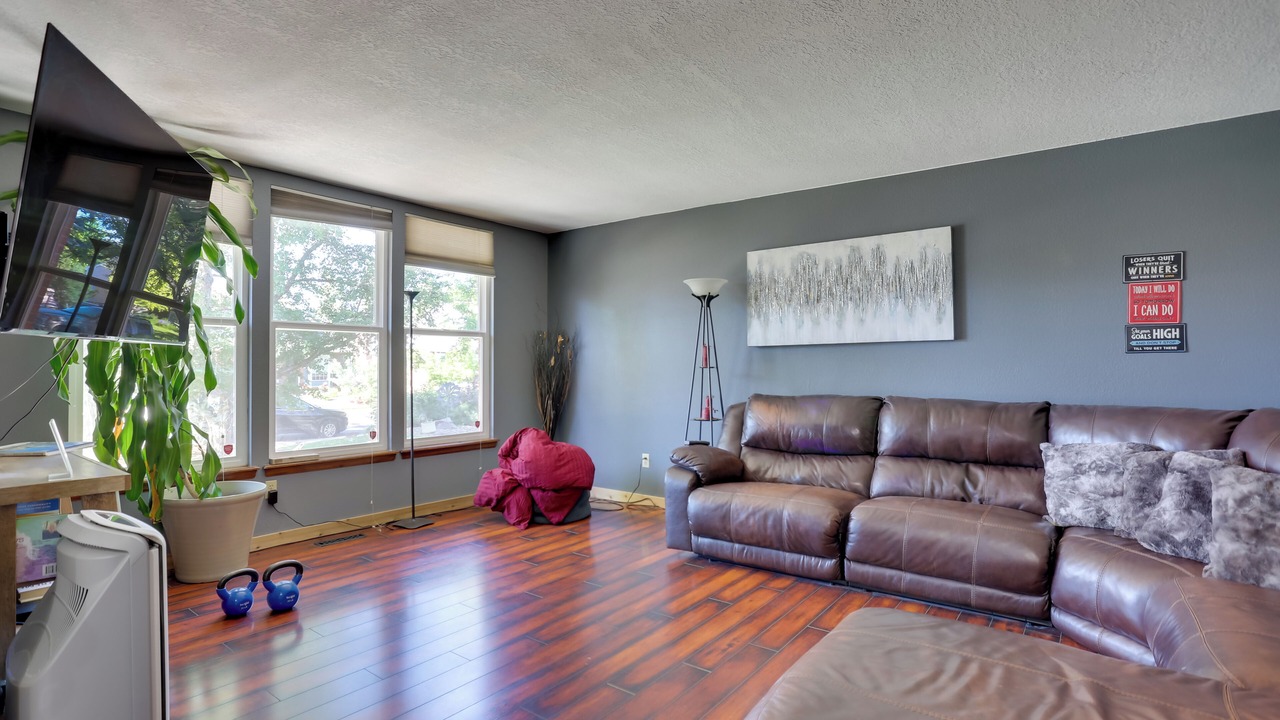 Photo of Livingroom in Columbine