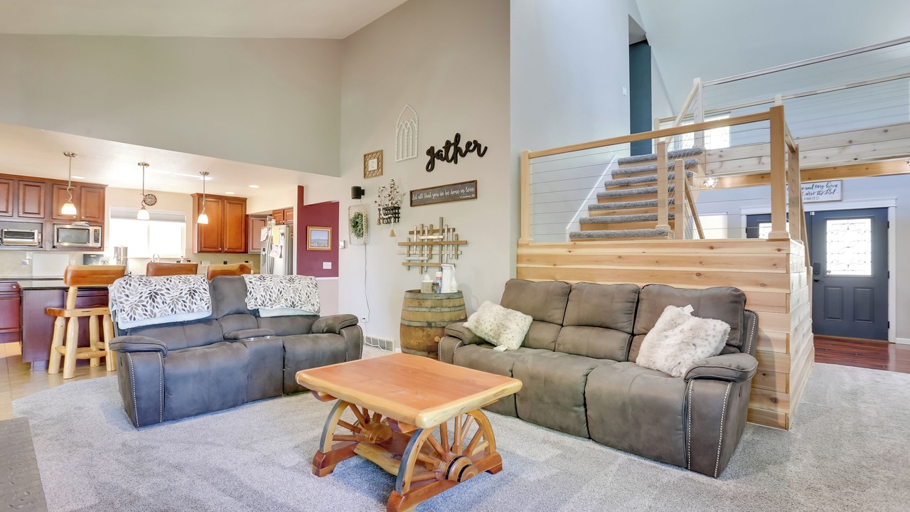 Photo of Livingroom in Columbine