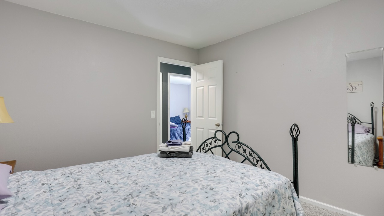 Photo of Bedroom in Columbine