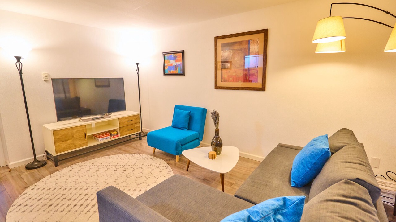 Photo of Livingroom in SeaTac
