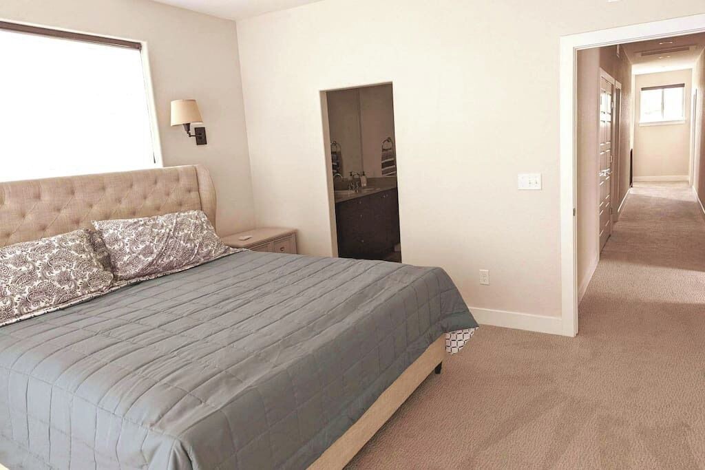 Photo of Bedroom in Old Town North