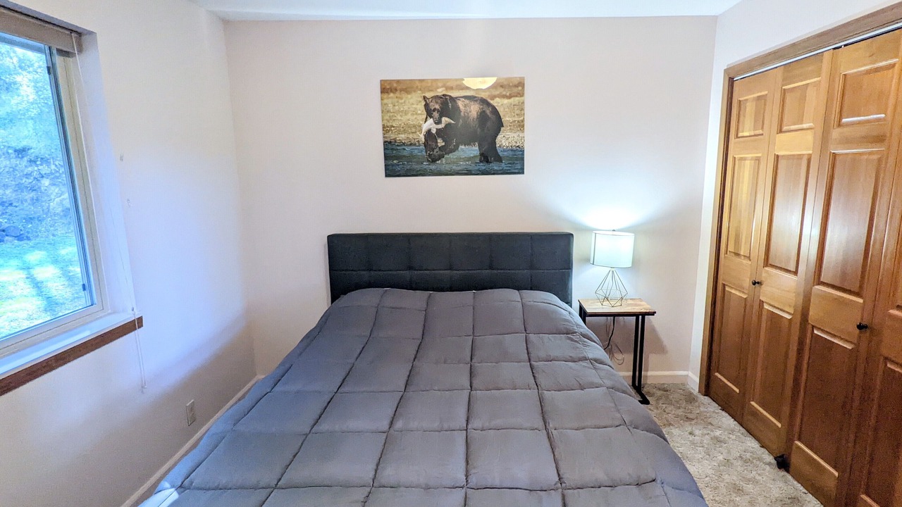 Photo of Bedroom in Eastsound