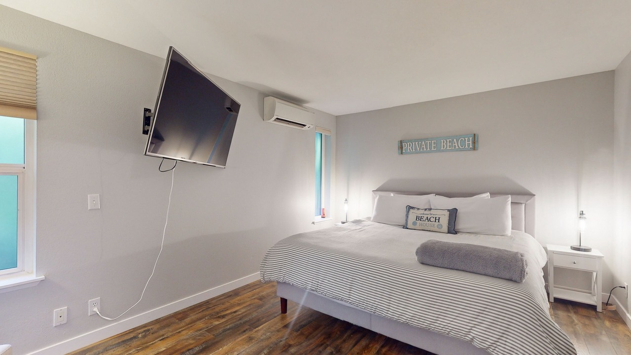 Photo of Bedroom in Suquamish