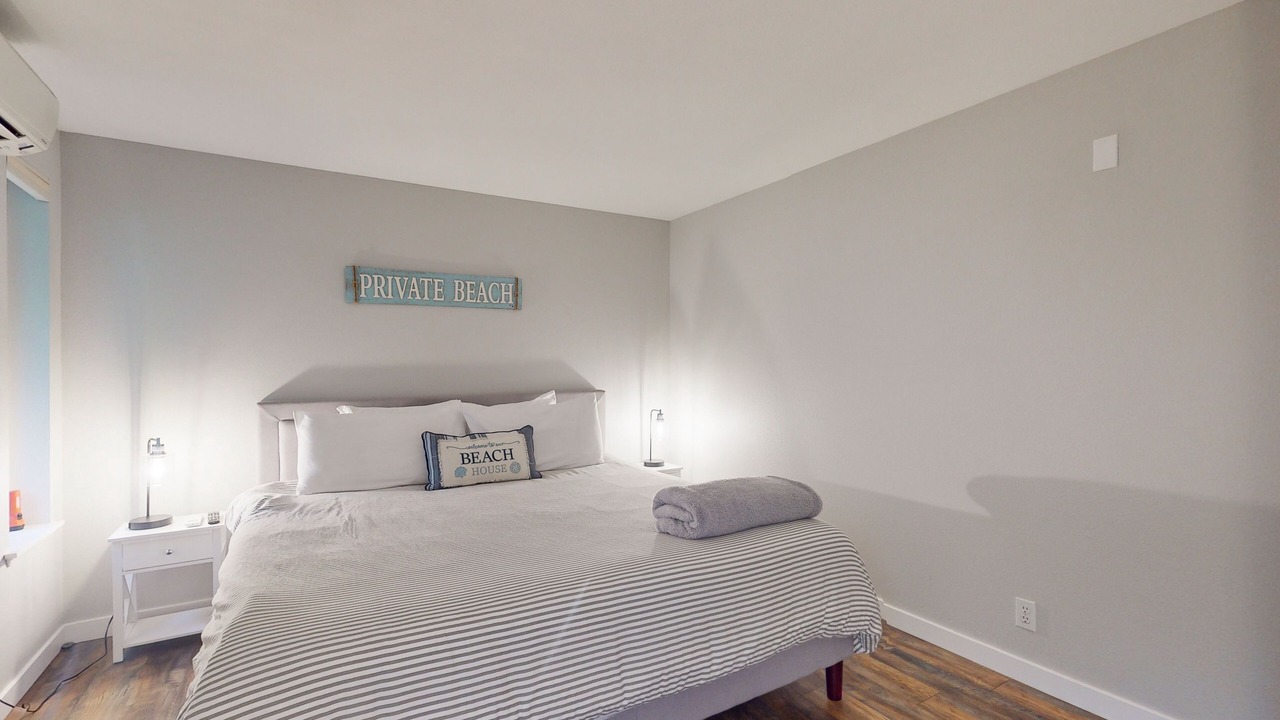 Photo of Bedroom in Suquamish