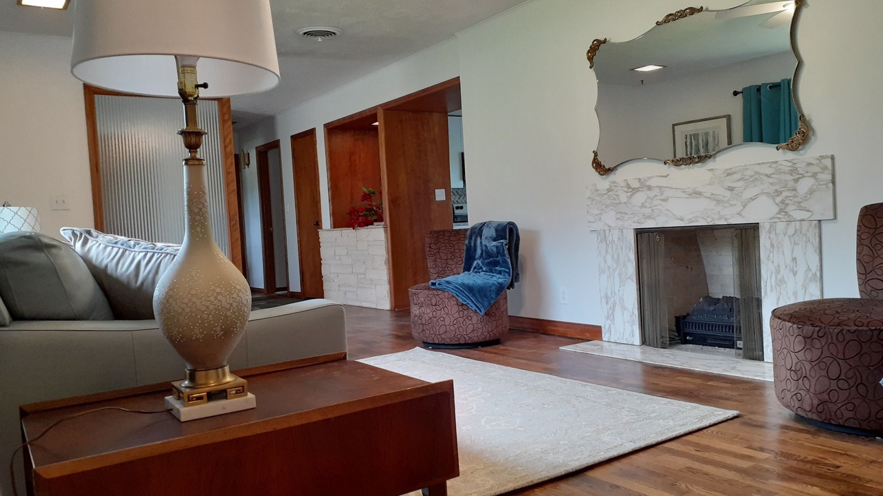 Photo of Livingroom in Centerville