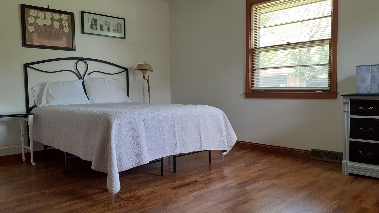 Photo of Bedroom in Centerville