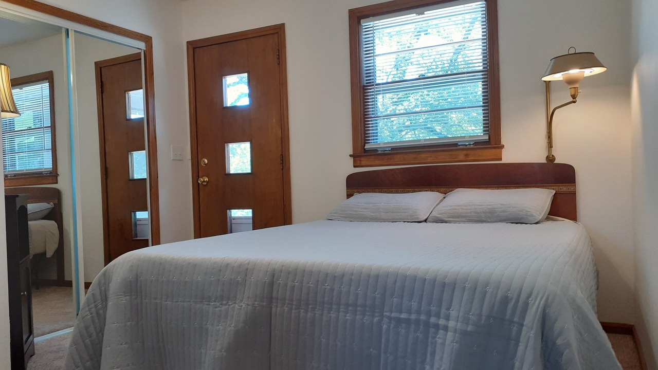 Photo of Bedroom in Centerville