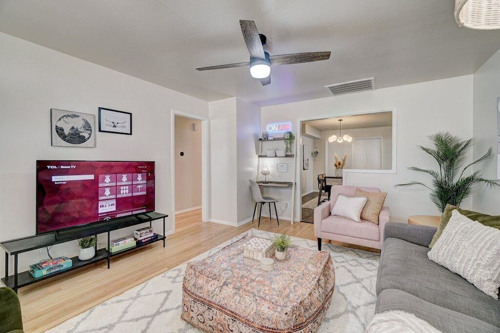 Photo of Livingroom in Yukon