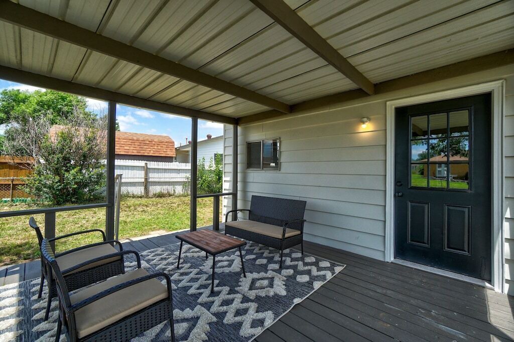 Photo of Patio Balcony in Yukon