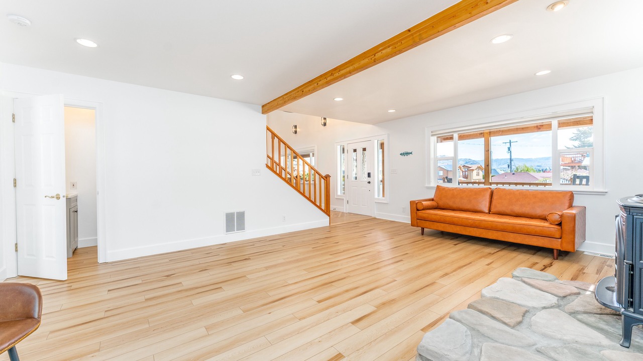 Photo of Livingroom in Chelan