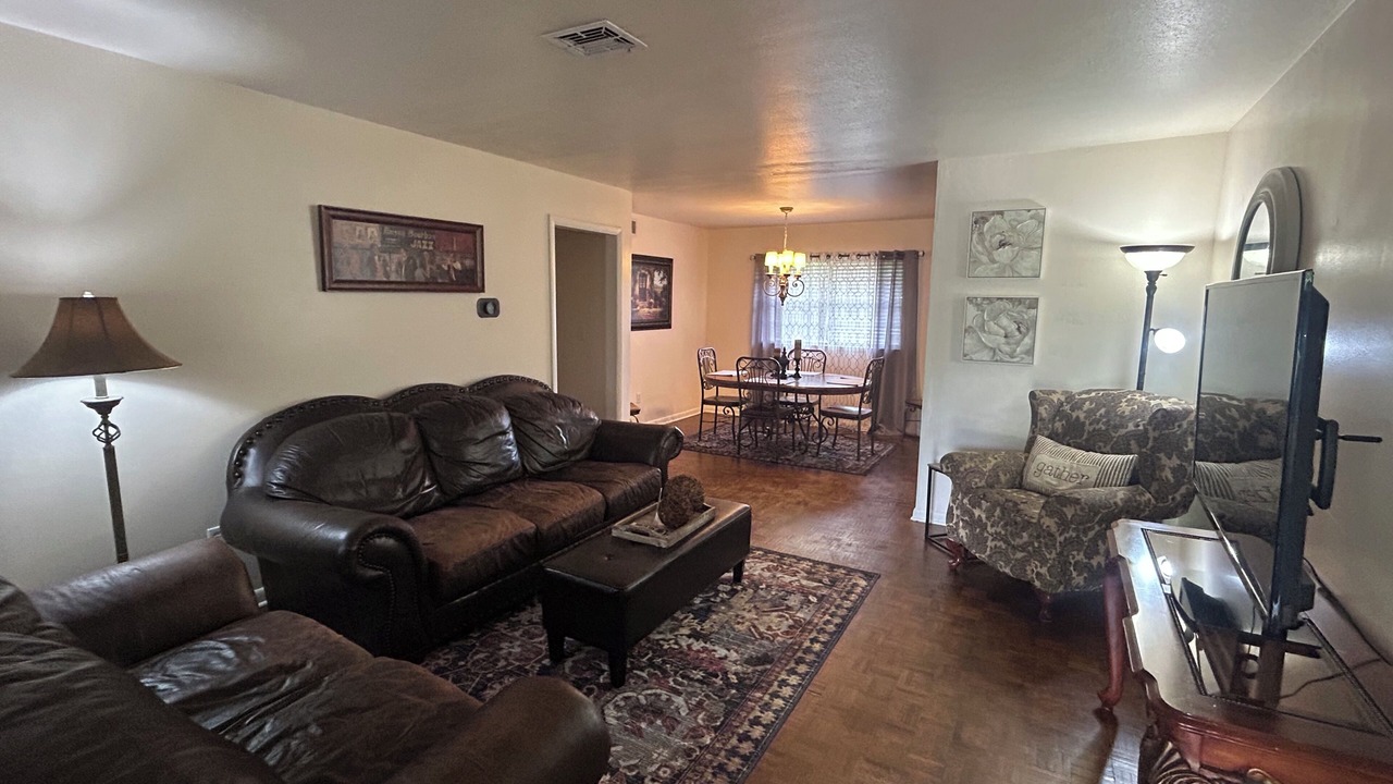 Photo of Livingroom in Edmond