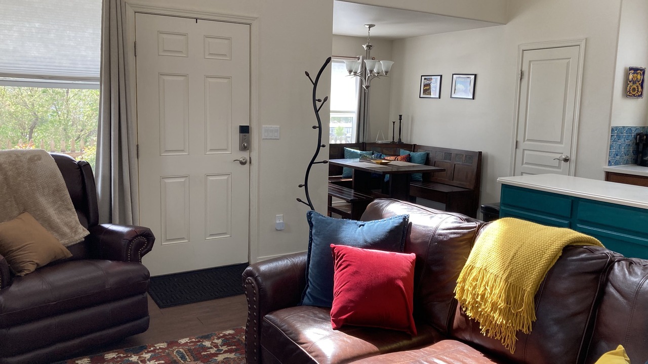 Photo of Livingroom in Pateros