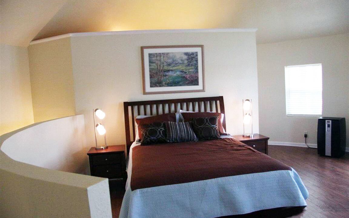 Photo of Bedroom in Holmesville