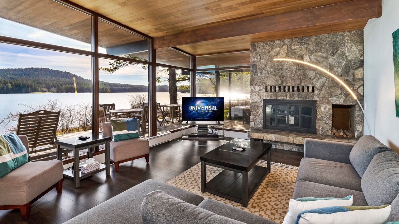 Photo of Livingroom in Roche Harbor