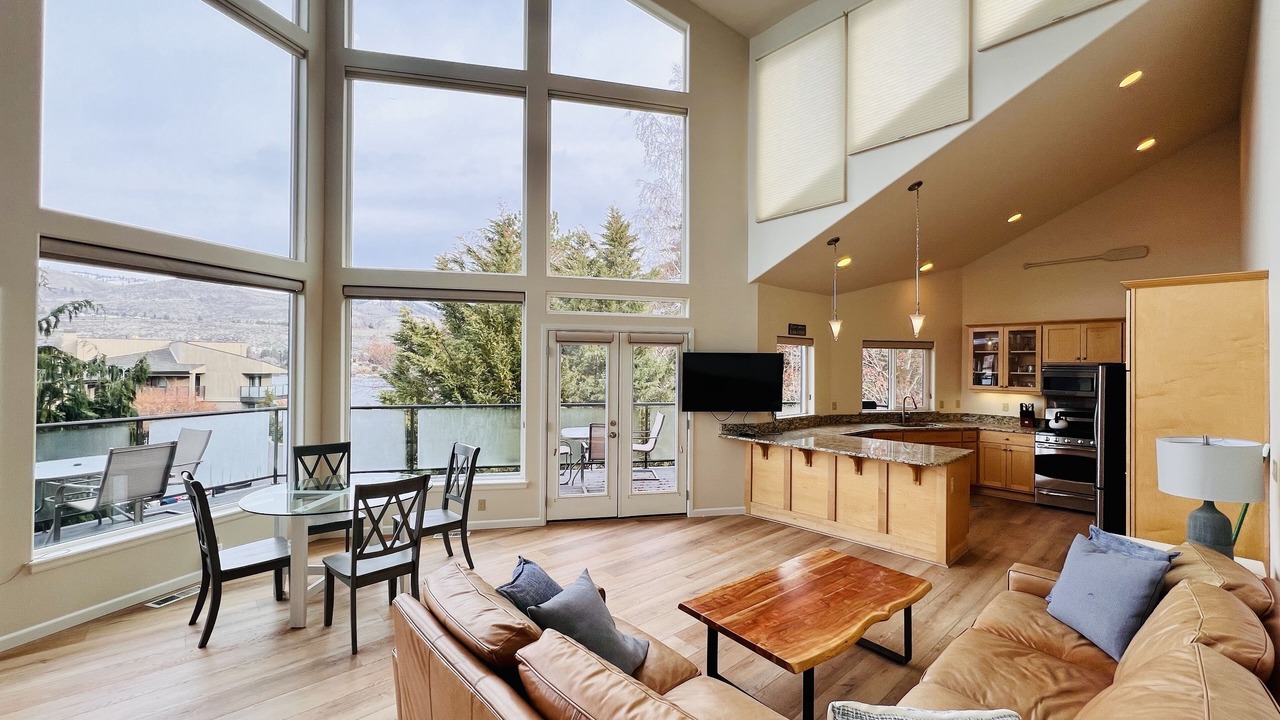 Photo of Livingroom in Chelan