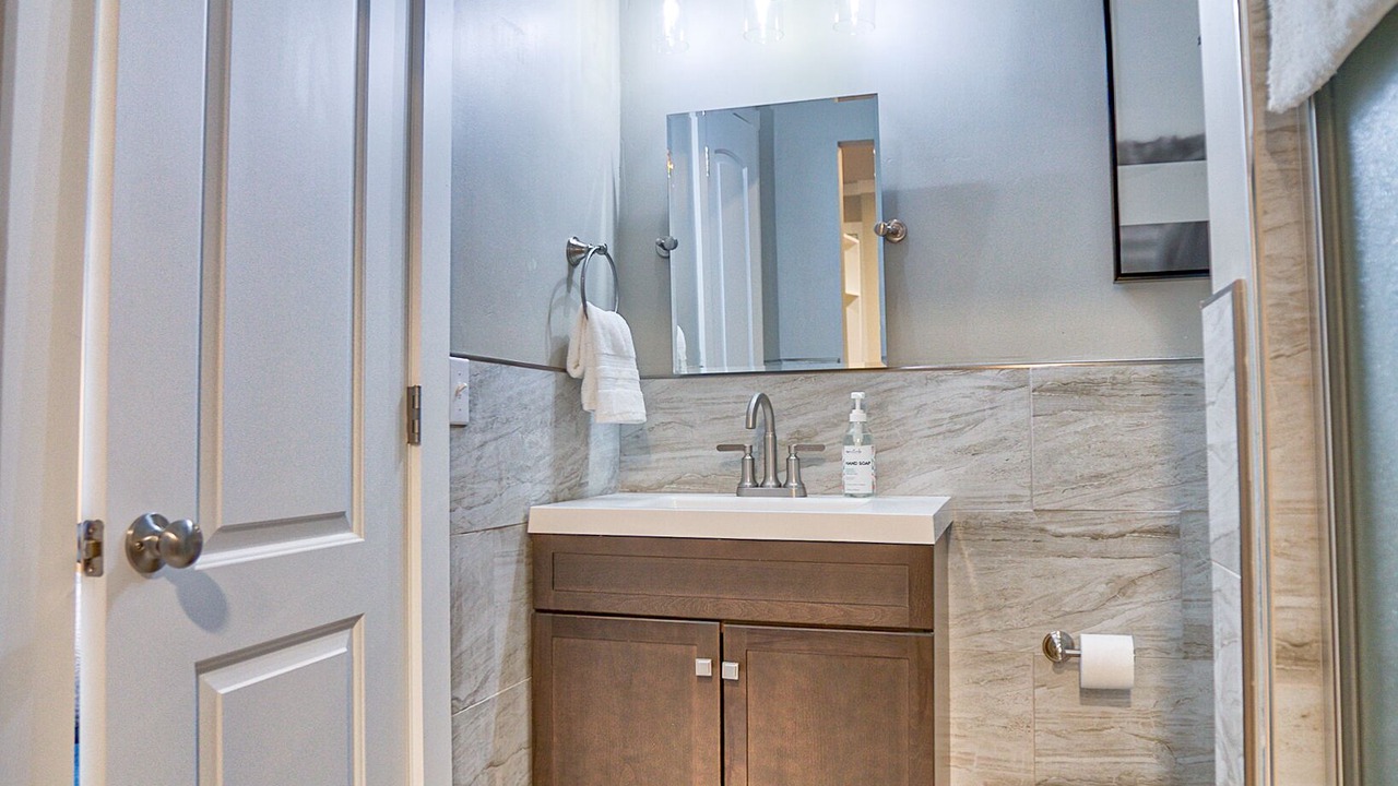 Photo of Bathroom in Canyon