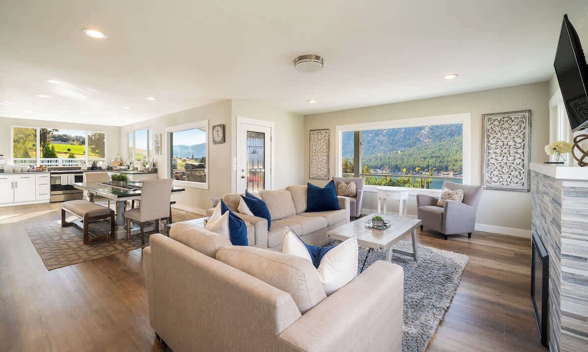 Photo of Livingroom in Manson