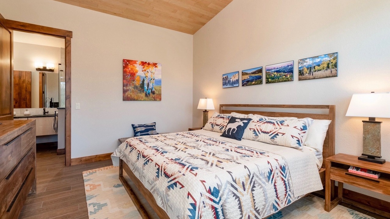 Photo of Bedroom in Windcliff Estates