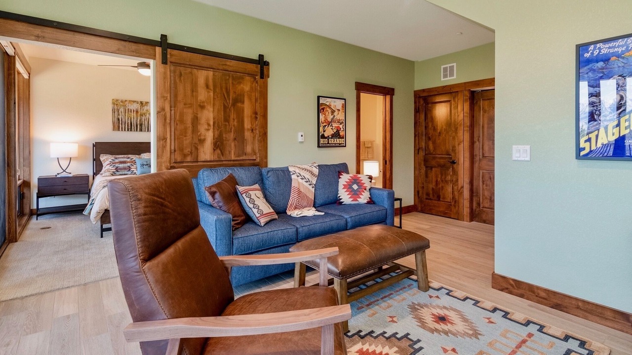 Photo of Bedroom in Windcliff Estates