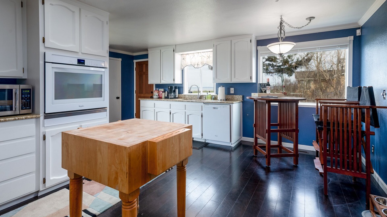 Photo of Kitchen in Oak Harbor