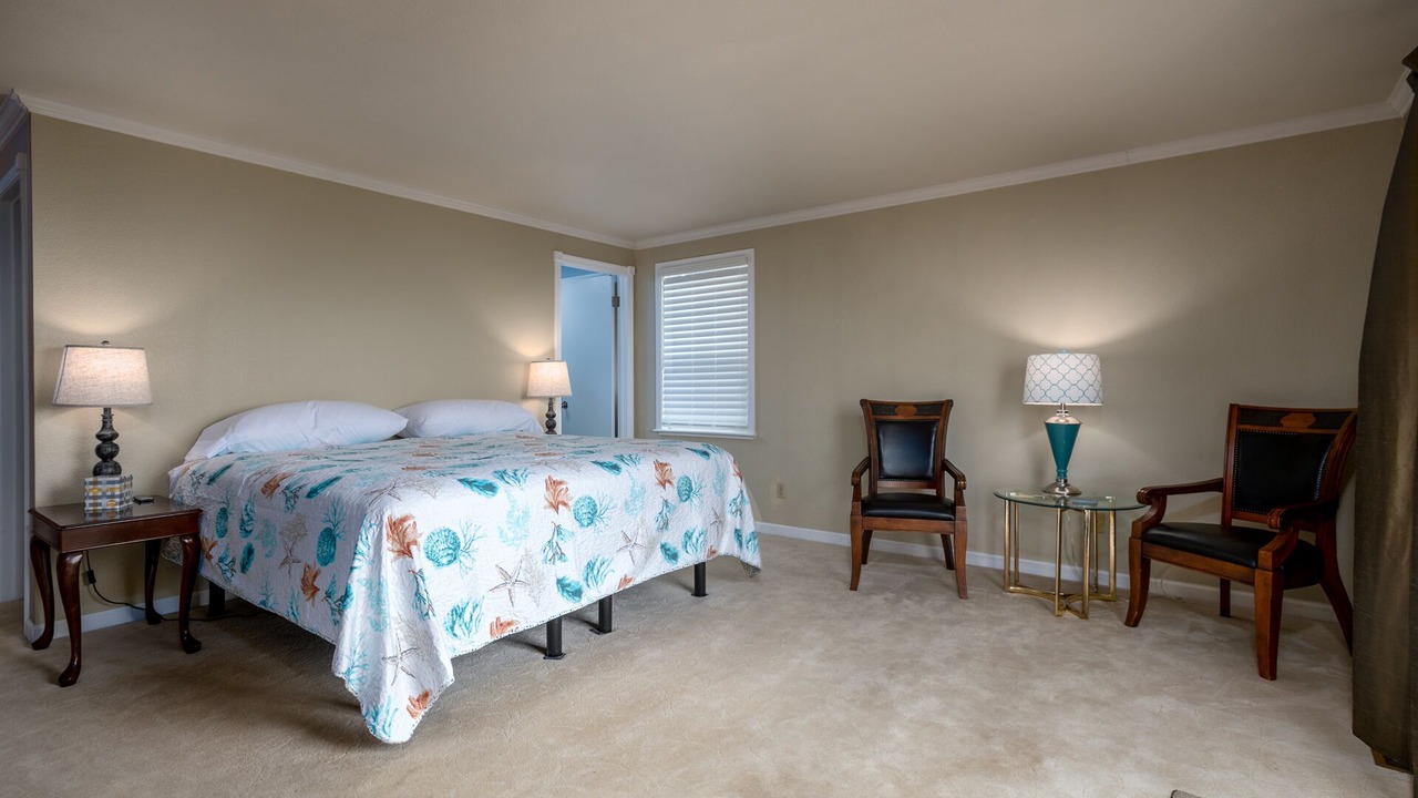 Photo of Bedroom in Oak Harbor