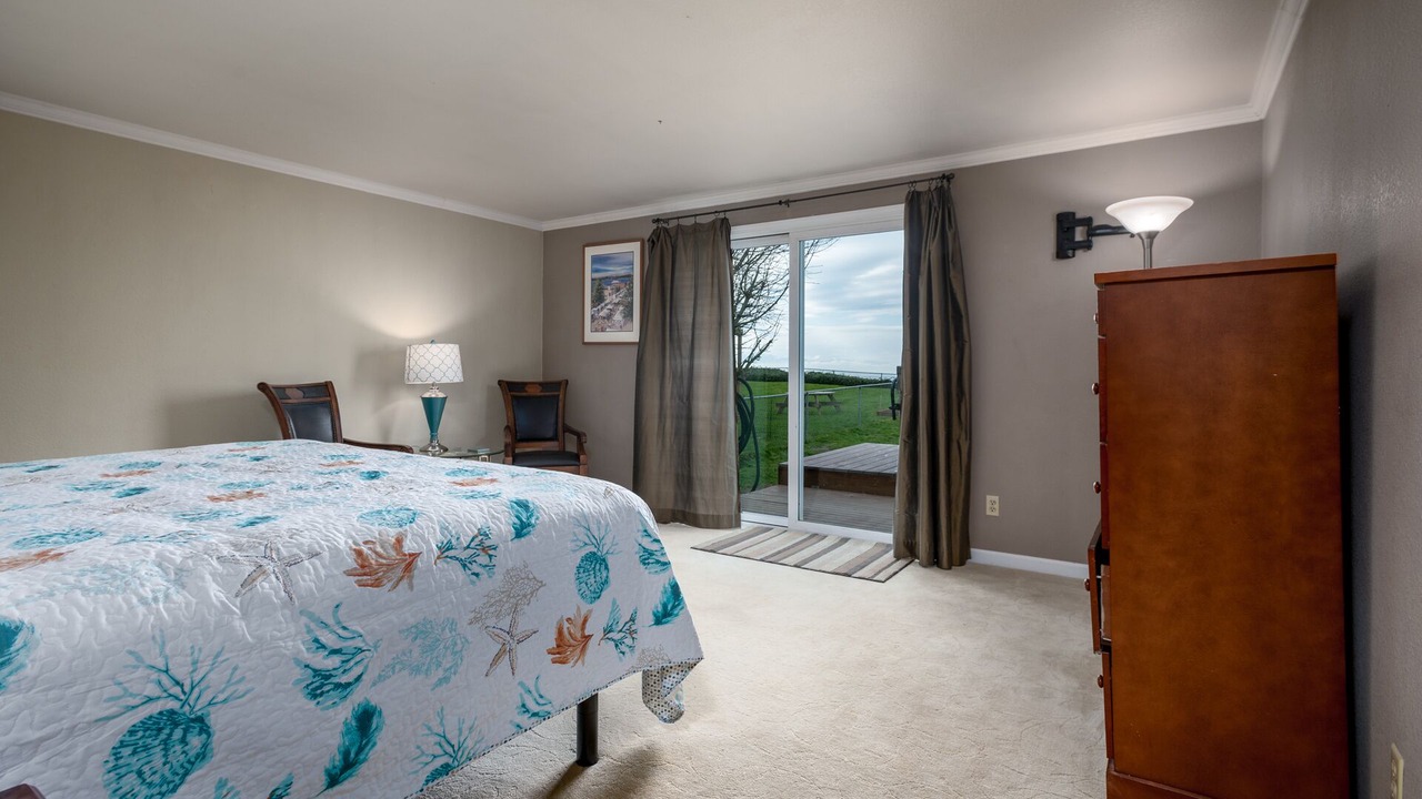 Photo of Bedroom in Oak Harbor