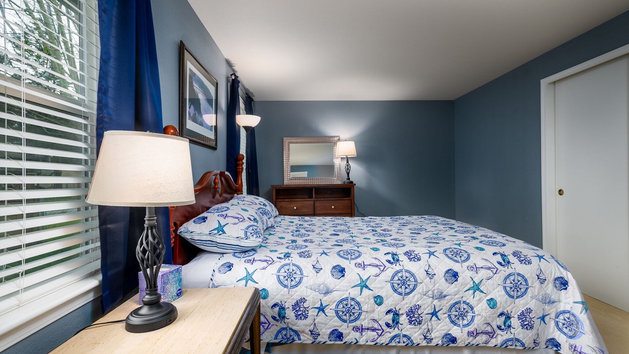 Photo of Bedroom in Oak Harbor