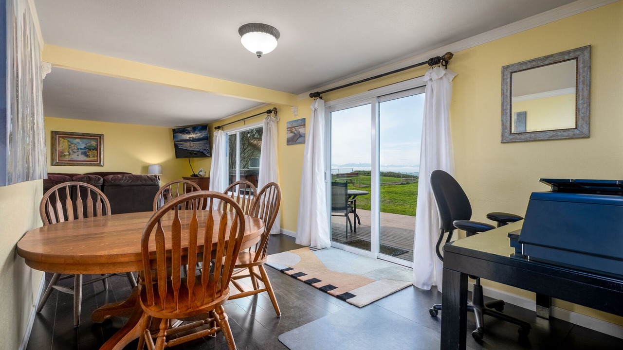 Photo of Bedroom in Oak Harbor
