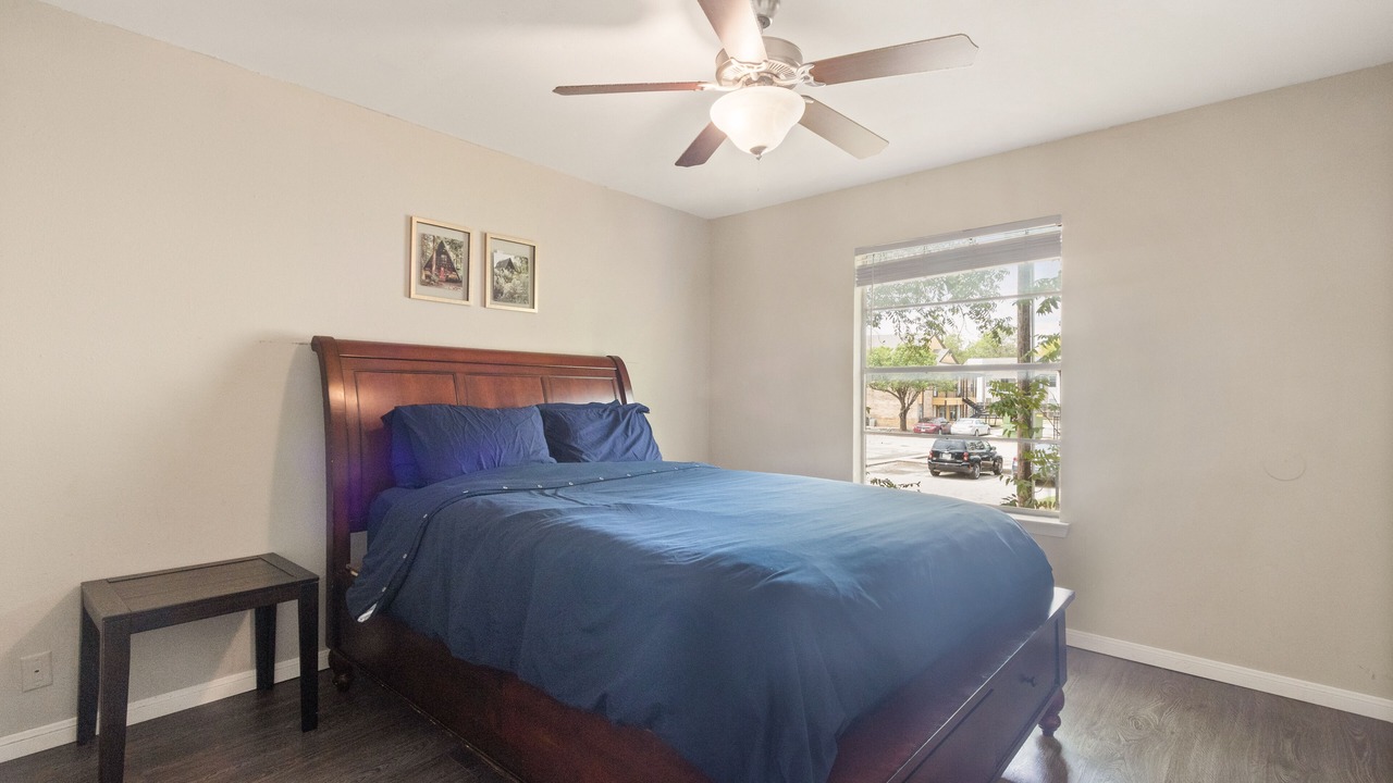 Photo of Bedroom in Central Arlington