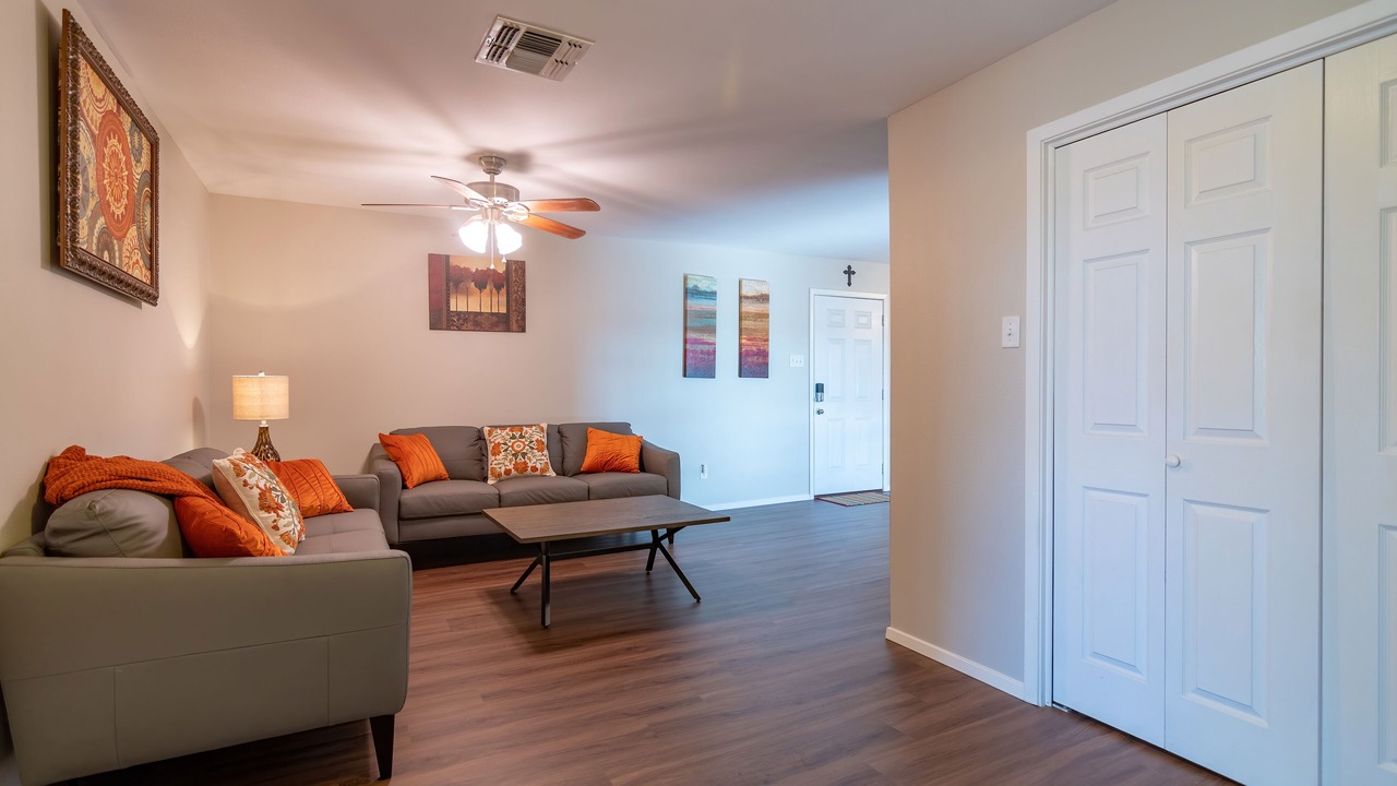Photo of Livingroom in Miles