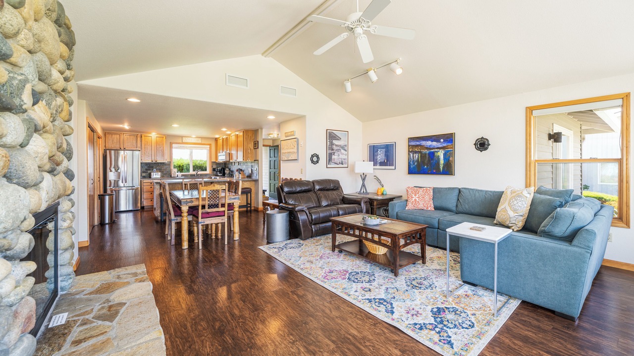 Photo of Livingroom in Wapato Point