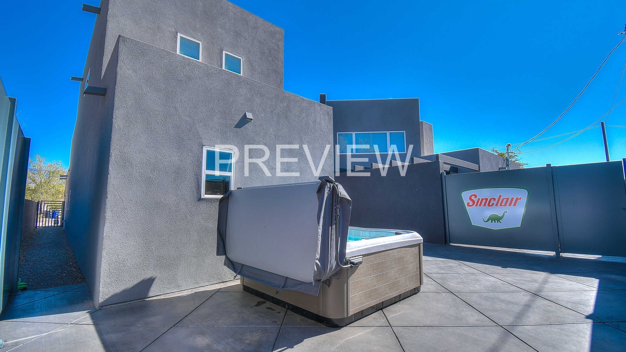 Photo of Outdoor in Uptown