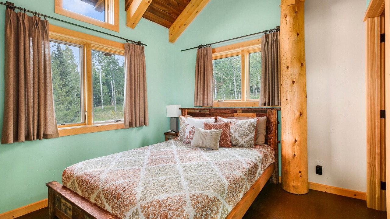 Photo of Bedroom in Clark