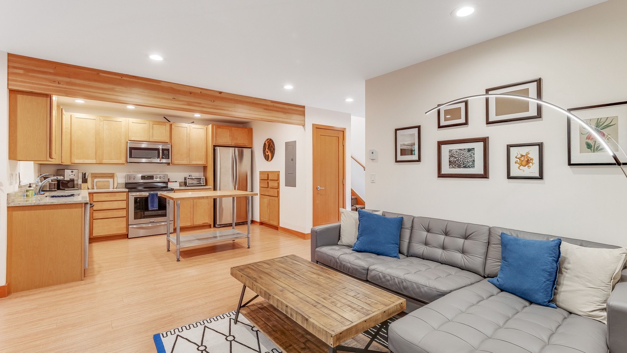 Photo of Livingroom in Eastsound