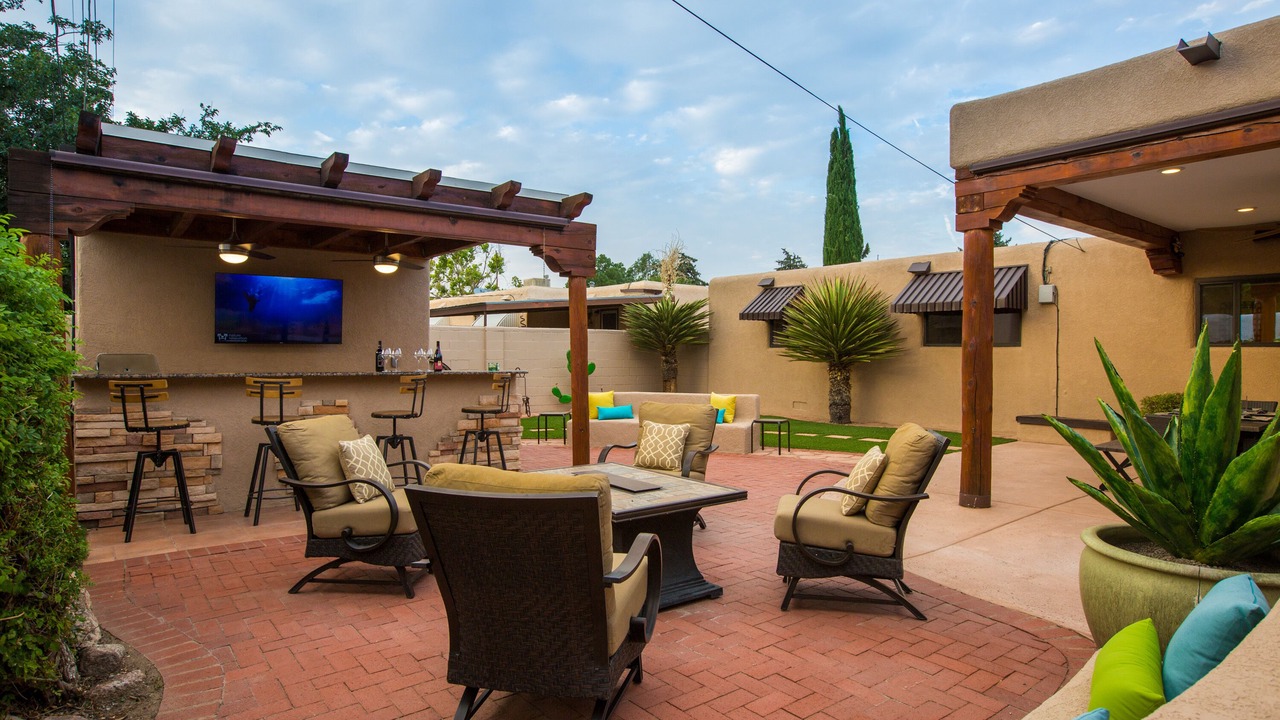 Photo of Outdoor in Uptown