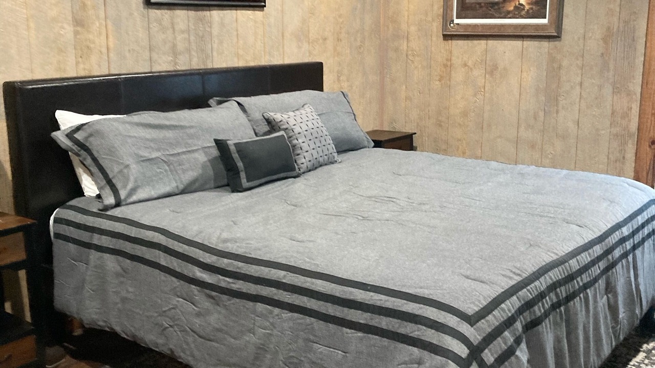 Photo of Bedroom in Jacksboro