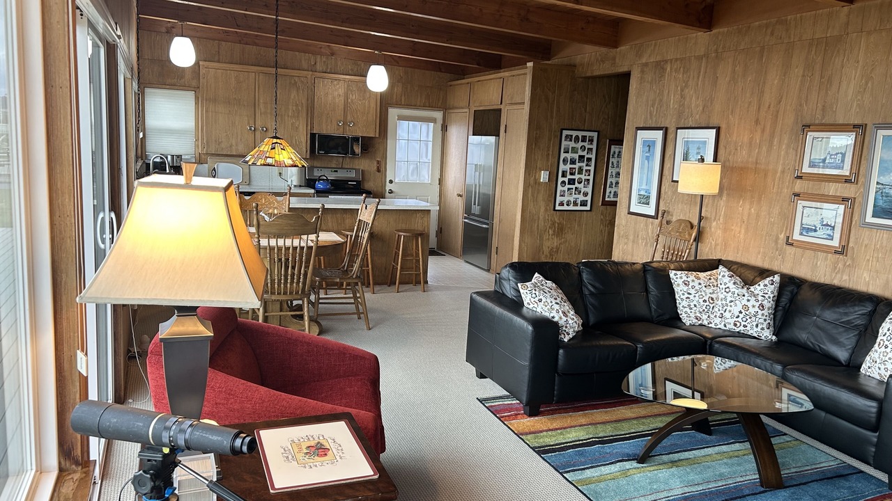 Photo of Livingroom in Langley